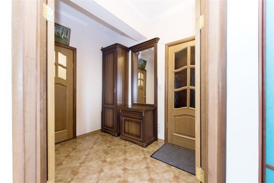 1-к квартира, 10/11 эт., 42м²